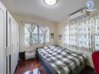 *****บ้านเดี่ยวมือสอง ม.นันทวัน สุขาภิบาล5 พร้อมเข้าอยู่ พร้อมฟังก์ชัน 3 ห้องนอน 2 ห้องน้ำ 1 ที่จอดรถ สภาพดีมากๆ บนเนื้อที่กว่า 57.7 ตร.ว. กว้างมาก พื้นที่ใช้สอยมากถึง 194 ตร.ม. บนทำเลศักยภาพ เชื่อมต่อถนน รามอินทรา, วัชรพล, สุขาภิบาล5 เดินทางสะดวก ใกล้ทางด่วน "ฉลองรัช" และรถไฟฟ้าสายสีเขียว "สถานีสายหยุด"